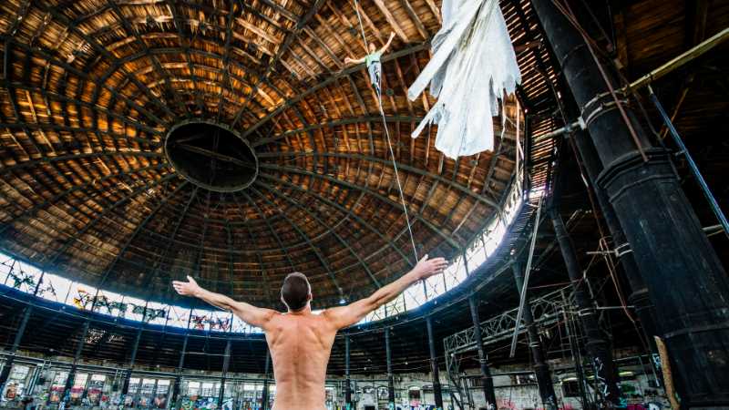 Auserwaehlt - Fahne im Wind